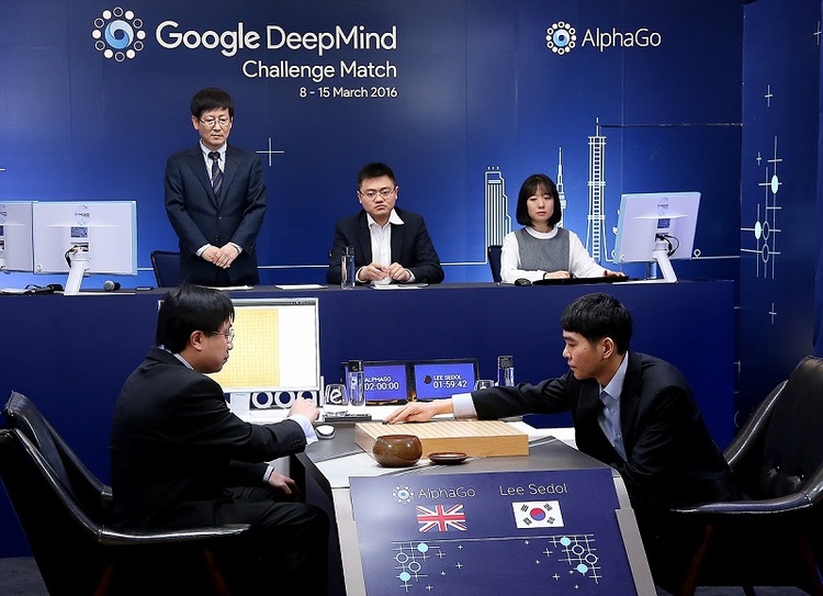 2016년 이세돌 9단과 바둑 대국을 펼쳤던 구글 딥마인드의 인공지능 ‘알파고’는 다섯 번의 대국 가운데 네 번을 승리하며 세간의 관심을 모았다. (출처: 한국기원)